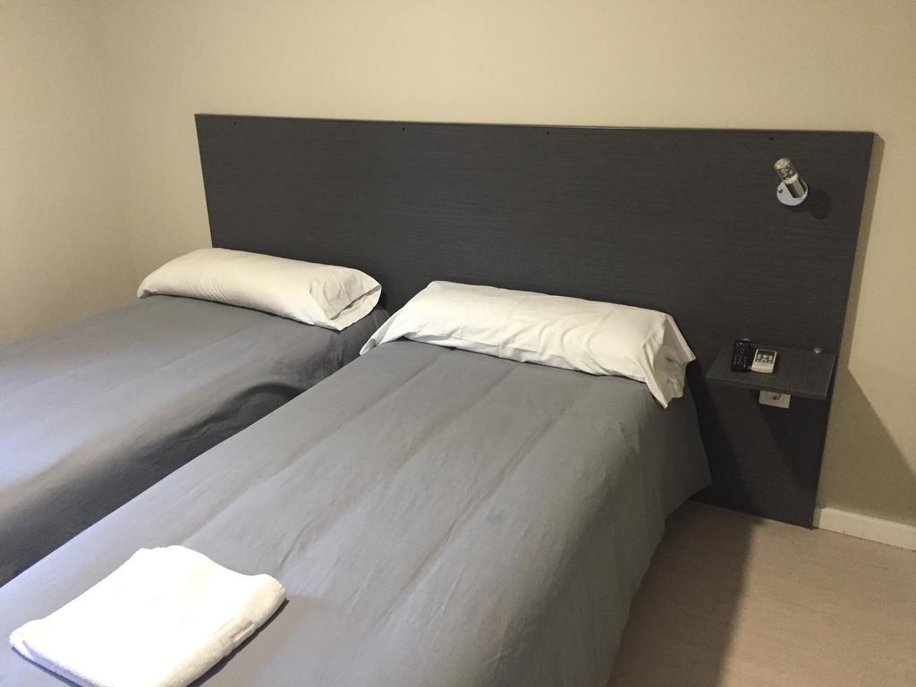 Twin Room,398035932:JPEG